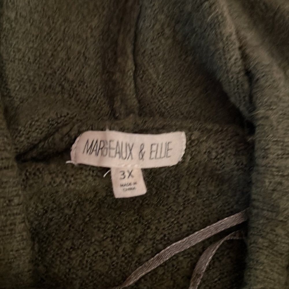 Green pullover - Picture 2 of 3